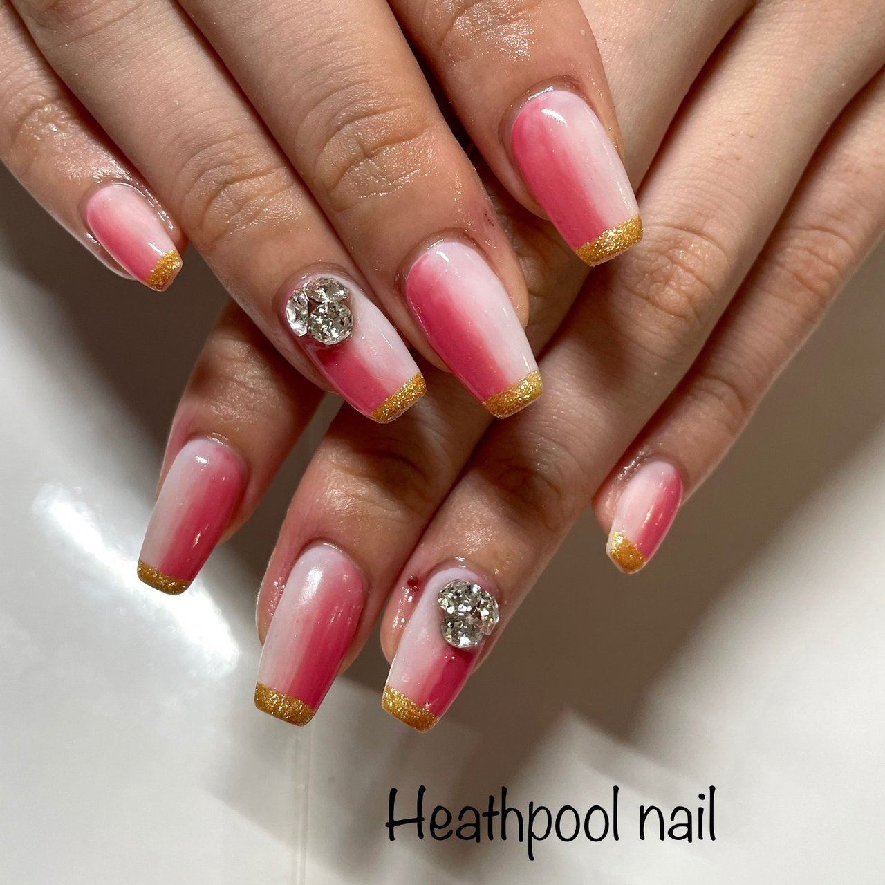 ハンド グラデーション ラメ ビジュー ホワイト Heathpoolnailのネイルデザイン No ネイルブック
