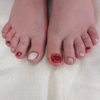 フット シンプル ゴールドラインのネイルデザイン ネイルブック