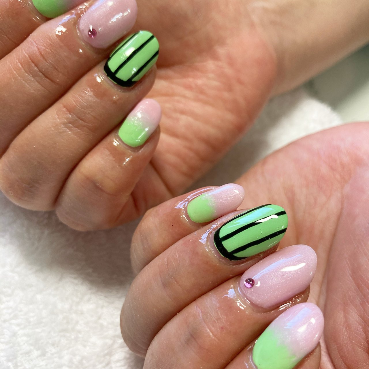 ピンク グリーン ブラック Benice ﾋﾞﾆｰﾁｪのネイルデザイン No ネイルブック