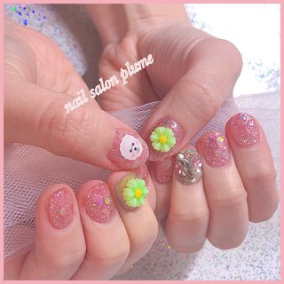 ご予約問い合わせはインスタ@plumenail_yokohamaまで💌💭 
plume nail🌙.*·̩͙🌙.*·̩͙

⭐️付け放題コース（60分）⭐️

新規6000円

4色混ぜた私のオリジナルのラメカラー♡
春らしくピンクゴールド🍒
オリジナルにラメ混ぜてカラー作ります🥳🥳

◎他店付けかえ毎回オフ無料
◎付け放題はアートもパーツも込み価格！時間内であれば制限なし！
◎ハードジェル又はスカルプ、3Dアートオフは別途料金

👑こちらの価格は、インスタのメッセージからお問い合わせいただいた方限定です👑

ღ .:*・゜♡゜・*:.ღ .:*・゜♡゜・*:.ღ .:*・゜♡゜・*:.ღ

※当サロンは男女問わずご来店可能です🙆‍♂️

※ネイルチップフルオーダーも受付できます。直接来店又は配送もできます。問い合わせはDM✉

ღ .:*・゜♡゜・*:.ღ .:*・゜♡゜・*:.ღ .:*・゜♡゜・*:.ღ

안녕하세요 ~⭐️
일본의 네일샵 plume（프류무）입니다♡
팔로우미~♡
남편이 한국인입니다🐰
Live in Japan

◎韓国すきネイリスト
◎11時~20時
◎元町・中華街駅徒歩5分（みなとみらい線又はJR、横浜駅からバスでも可）

#nailart 
#nail
#koreannails 
#nailstagram 
#ネイルスタグラム
#ネイルデザイン
#ネイルアート 
#横浜ネイルサロン
#韓国ネイル
#韓国スタイル
#韓国っぽ
#新大久保
#네일
#네일아트
#한국네일
#꽃네일 
#강남
#春ネイル
#kpopnails
#kpop好きな人と繋がりたい
#caratと繋がりたい 
#armyと繋がりたい 
#txt好きな人と繋がりたい 
#ディズニー好きな人と繋がりたい
#フラワーネイル
#可愛いネイル
#ゆめかわネイル
#キラキラネイル
#ラメネイル
#ストーンネイル #春 #オールシーズン #デート #女子会 #ハンド #ビジュー #ホログラム #ラメ #ワンカラー #アニマル柄 #ショート #クリア #ピンク #グリーン #ジェルネイル #お客様 #ソアパク(横浜／サロン) #ネイルブック