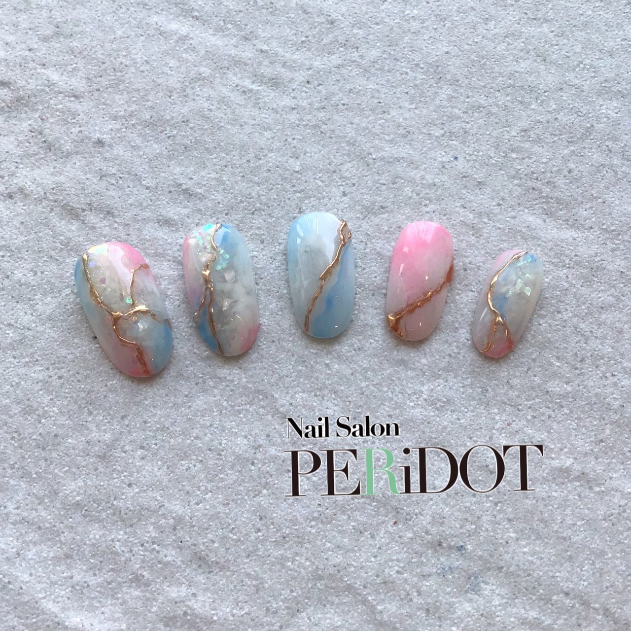 オーロラ ミラー ピンク 水色 ゴールド Aki Okumuraのネイルデザイン No ネイルブック