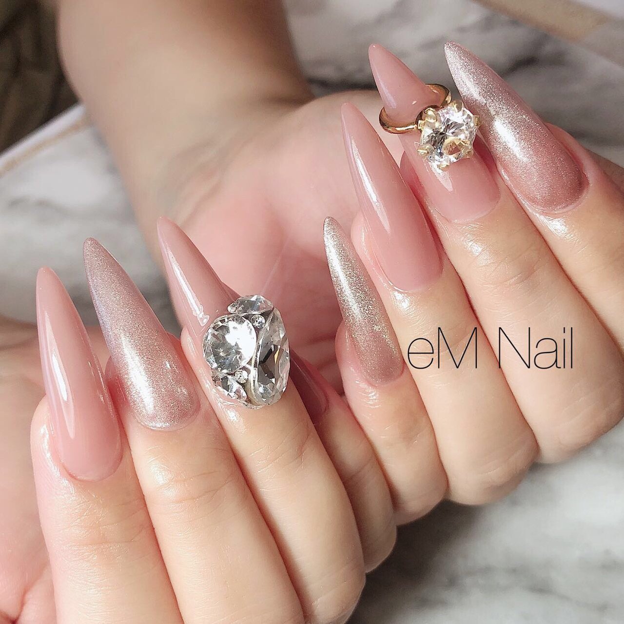 ネイルンページ em nail.のネイルデザイン[No.6197938]｜ネイルブック