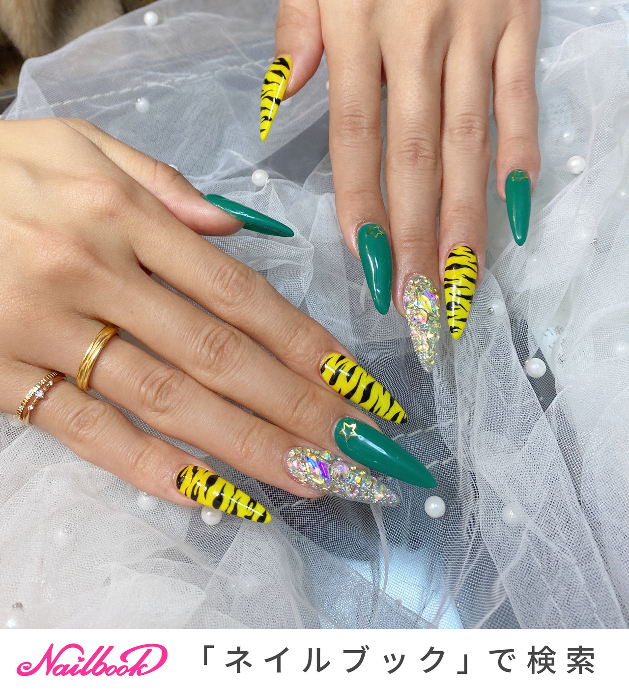 22年 新着順 ブラック 黒 ラムちゃん風ネイルのネイルデザイン ネイルブック