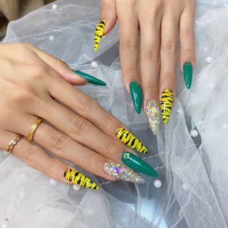 ラムちゃん風ネイルのネイルデザイン ネイルブック