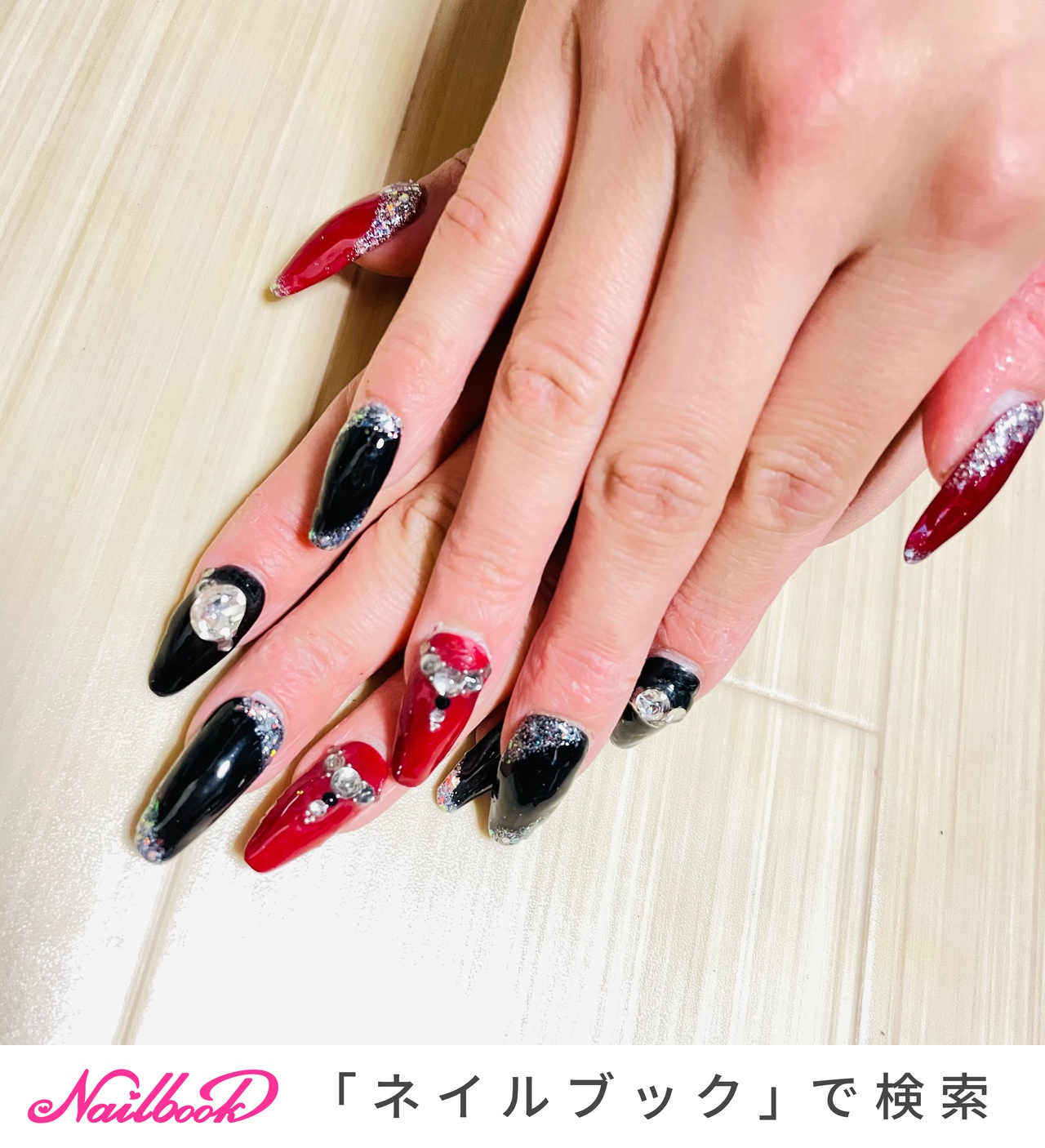 ブラック 黒 ラメネイルのネイルデザイン ネイルブック