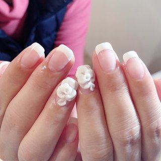 21年 新着順 フレンチ ホワイト バラのネイルデザイン ネイルブック