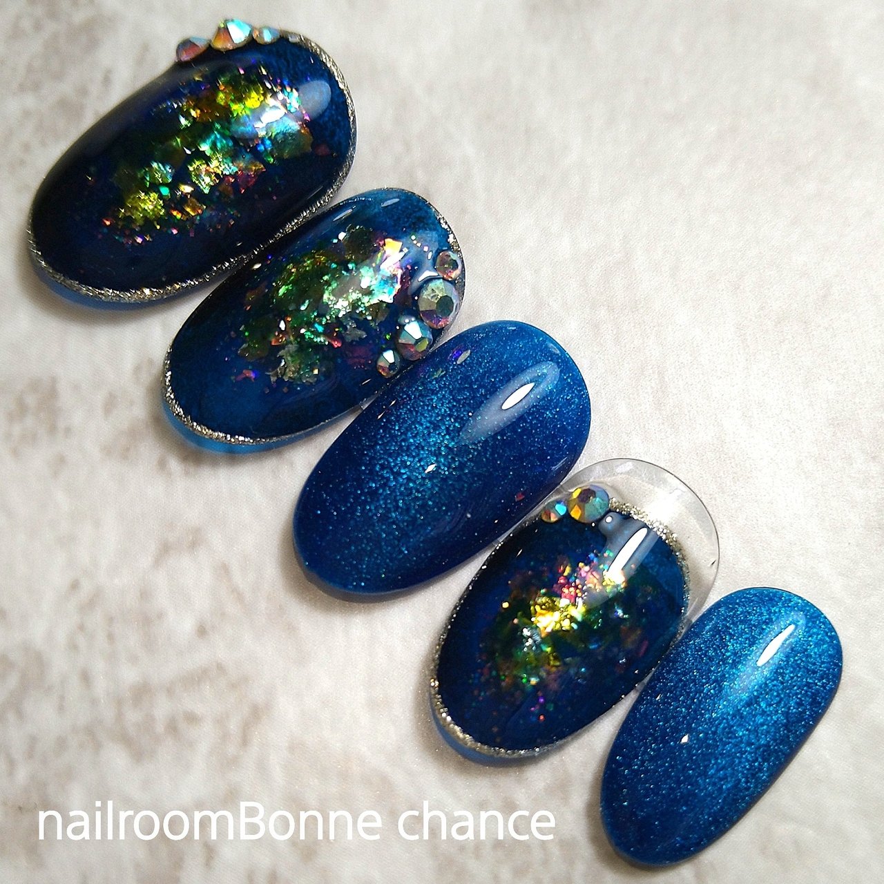 オールシーズン ニュアンス ネイビー ブラック シルバー Nailroom Kのネイルデザイン No ネイルブック