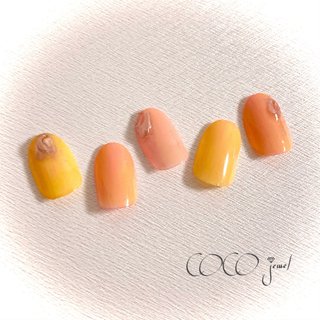 #アートし放題コース💅💕 
ビタミンカラーのアートを追加♡
フラミンゴピンクにイエローを合わせて

爪先からもビタミンチャージ🦩🍋

#春#春ネイル#春ネイル2021 #大人可愛い #大人上品ネイル #フラワーネイル #春 #オフィス #デート #ハンド #グラデーション #ワンカラー #ミラー #アイシング #ピンク #オレンジ #イエロー #ジェルネイル #ネイルチップ #sa #ネイルブック