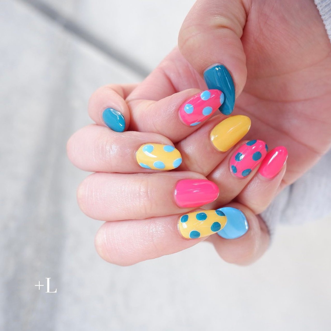 春/夏/ハンド/ドット/カラフル - mo2のネイルデザイン[No.6216289