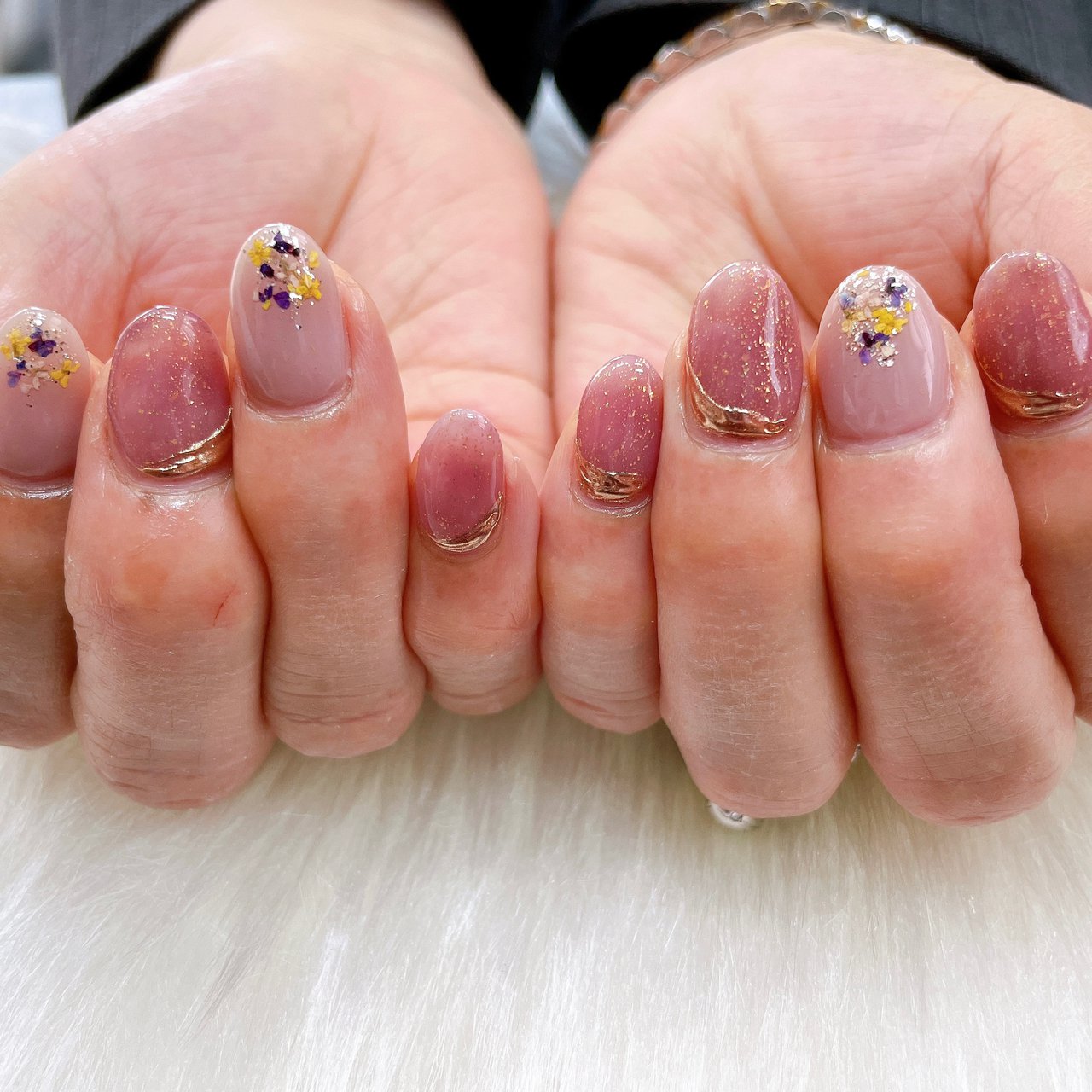 春 ハンド 押し花 グレージュ ジェル Dia Nail Salonのネイルデザイン No ネイルブック