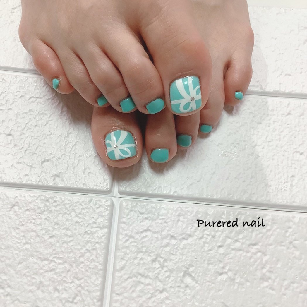 春 フット リボン ホワイト ターコイズ 今内知津子のネイルデザイン No ネイルブック