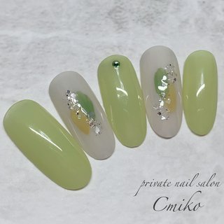 ベージュ イエロー 塗りかけのネイルデザイン ネイルブック