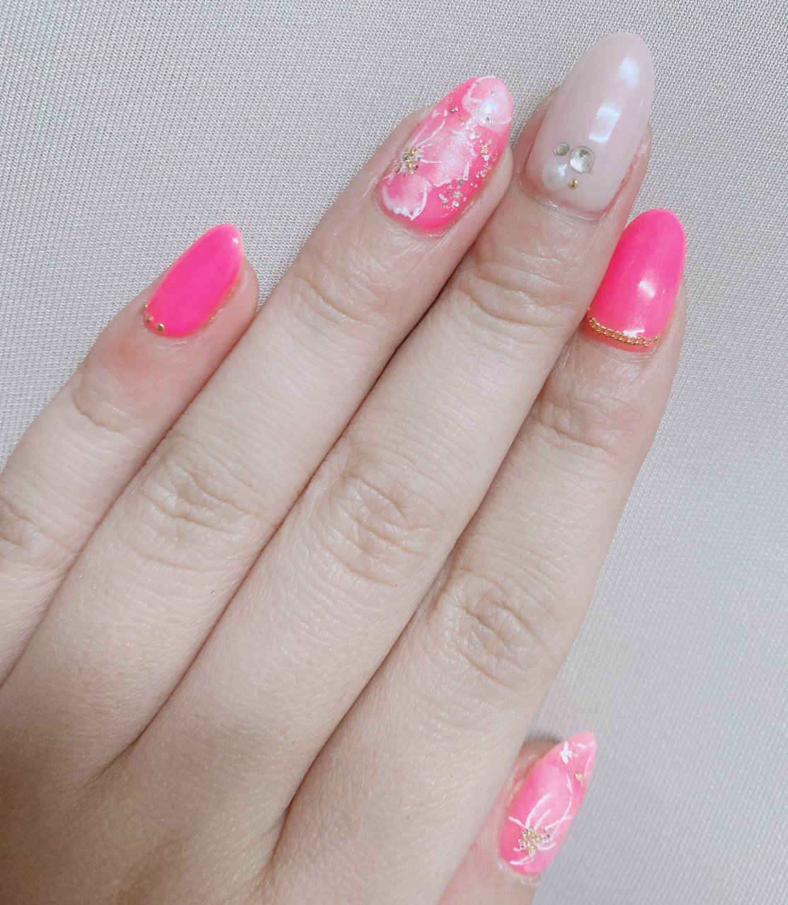 春 ハンド ミディアム ホワイト ピンク えりかのネイルデザイン No ネイルブック