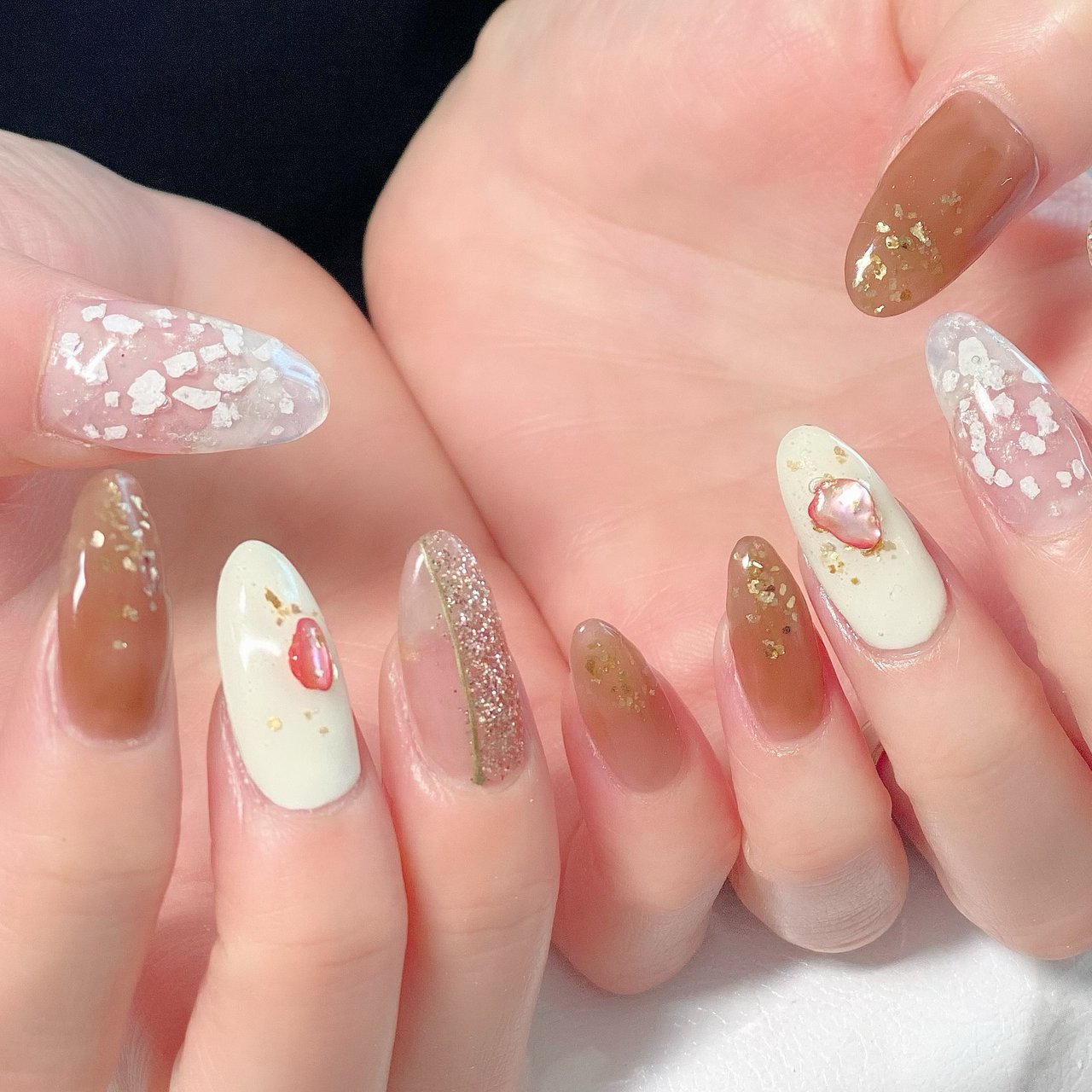 ロング ホワイト ゴールド アースカラー ジェル Nailsalon Arnaのネイルデザイン No ネイルブック