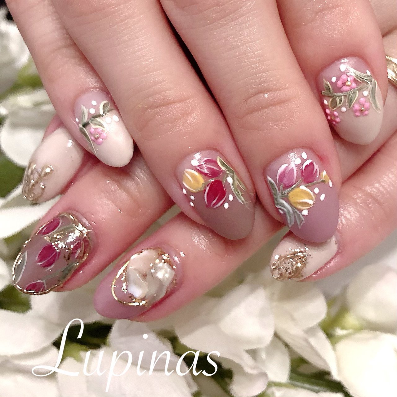 春 ハンド フラワー ベージュ ピンク ネイルサロンルピナスのネイルデザイン No ネイルブック