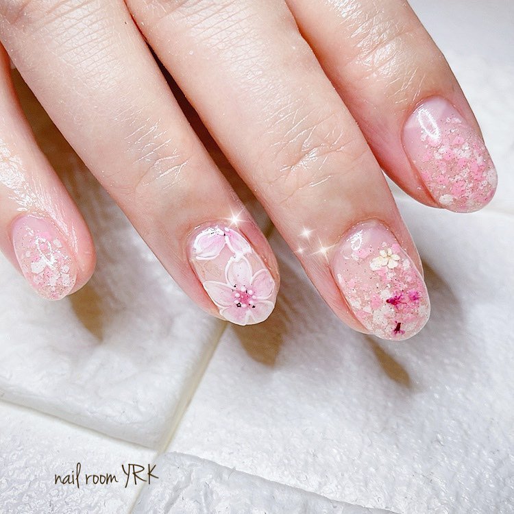 春 ハンド グラデーション フラワー 押し花 Nail Room Yrkのネイルデザイン No ネイルブック