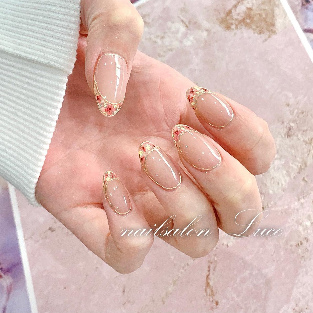 フレンチ ホログラム オーロラ 押し花 Nail Salon Luceのネイルデザイン No ネイルブック