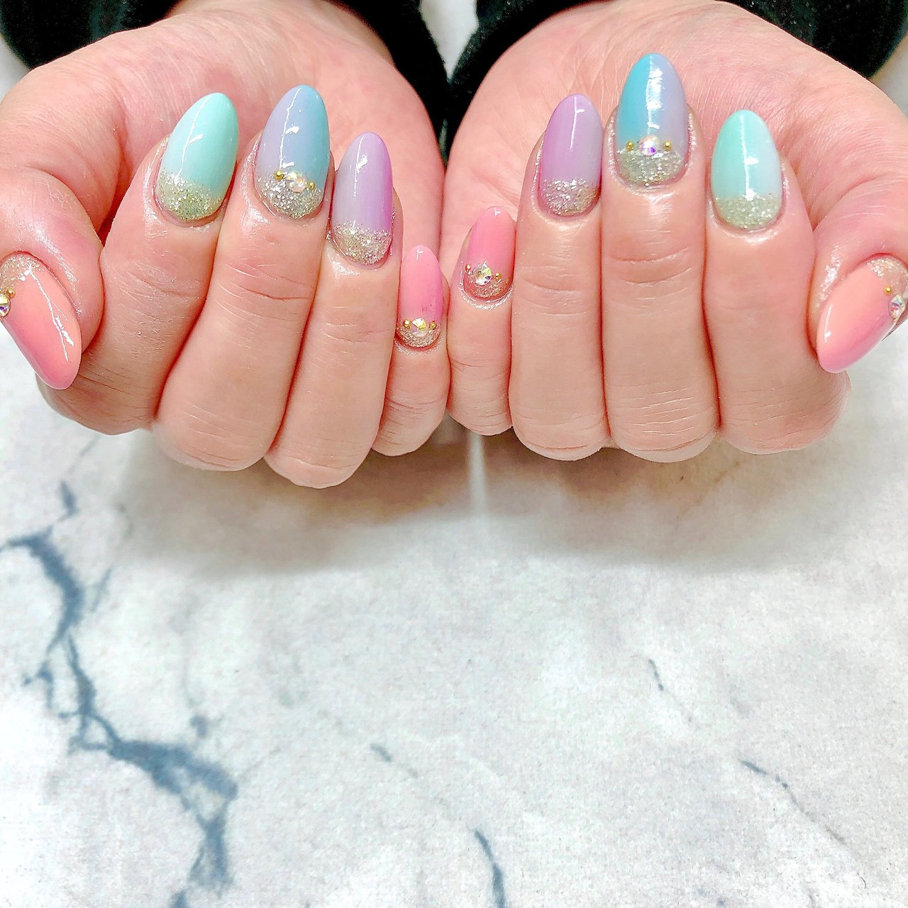 ピンク 水色 パープル Crystal R Nail Salon のネイルデザイン No ネイルブック