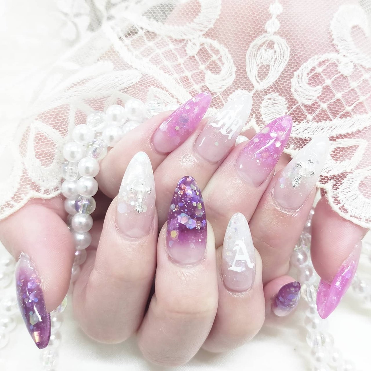 ハンド/グラデーション/ホログラム/ラメ/イニシャル - j.nails19の 