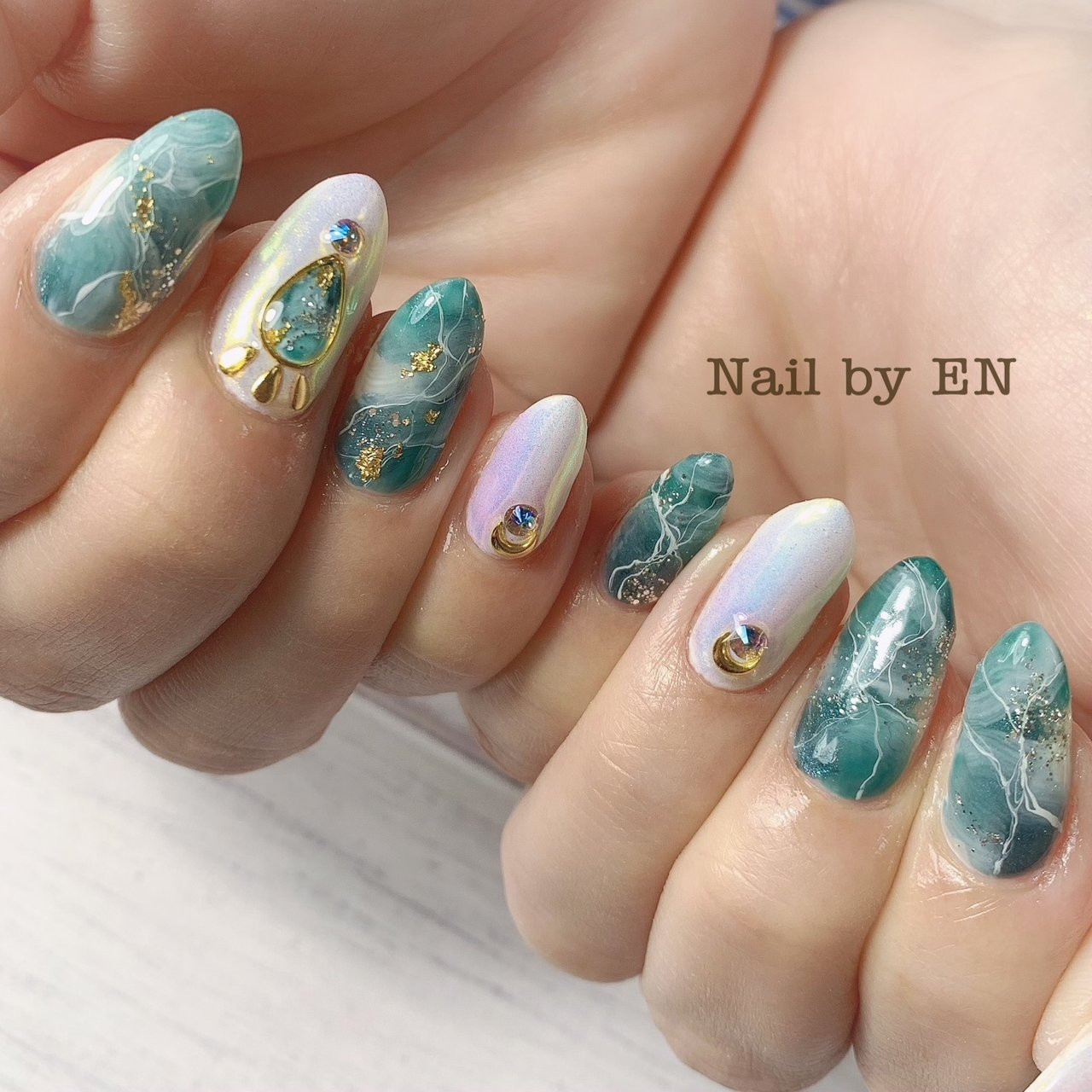 春 夏 リゾート ハンド 大理石 Namiのネイルデザイン No ネイルブック