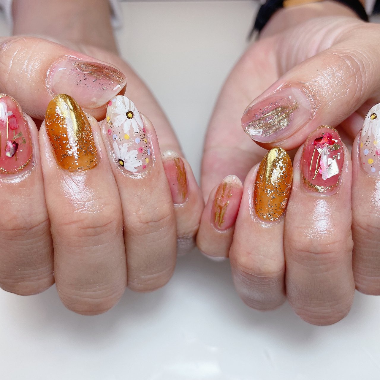 春 ハンド ラメ フラワー ニュアンス Nail Salon N N Naoのネイルデザイン No ネイルブック