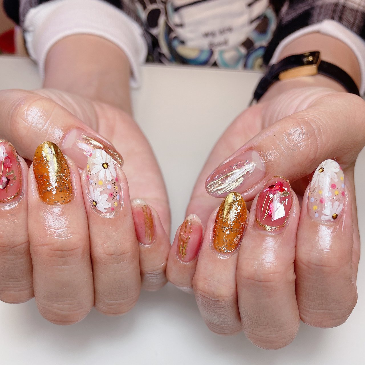 春 ハンド ラメ フラワー ニュアンス Nail Salon N N Naoのネイルデザイン No ネイルブック