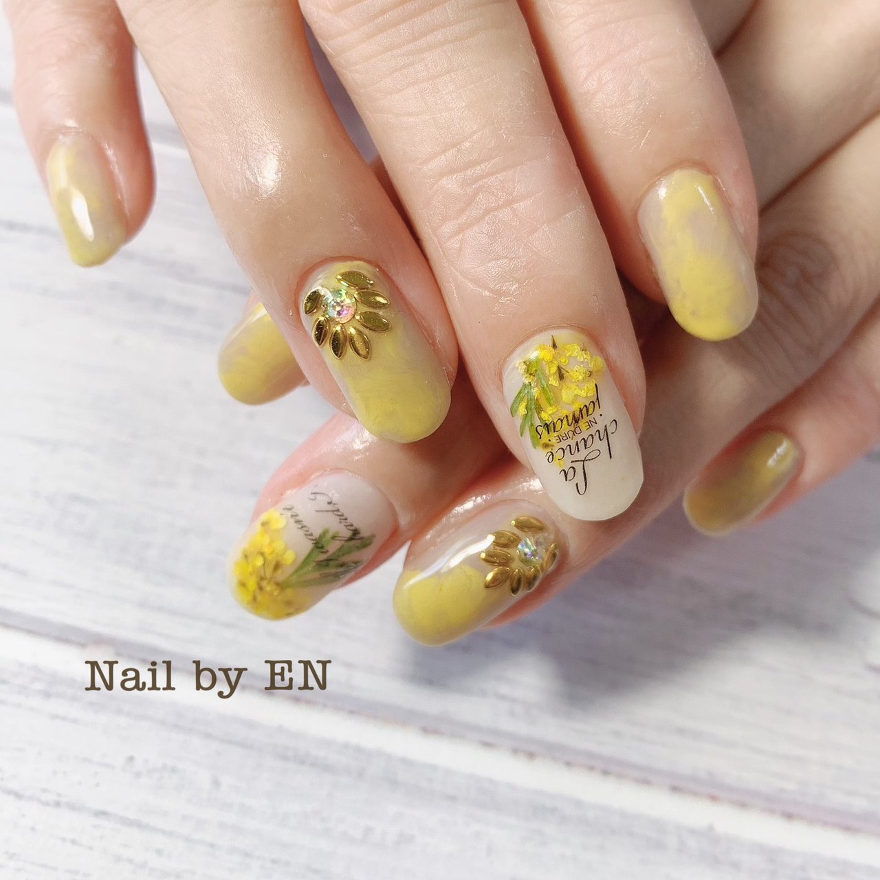 春 ハンド フラワー マーブル 押し花 Namiのネイルデザイン No ネイルブック