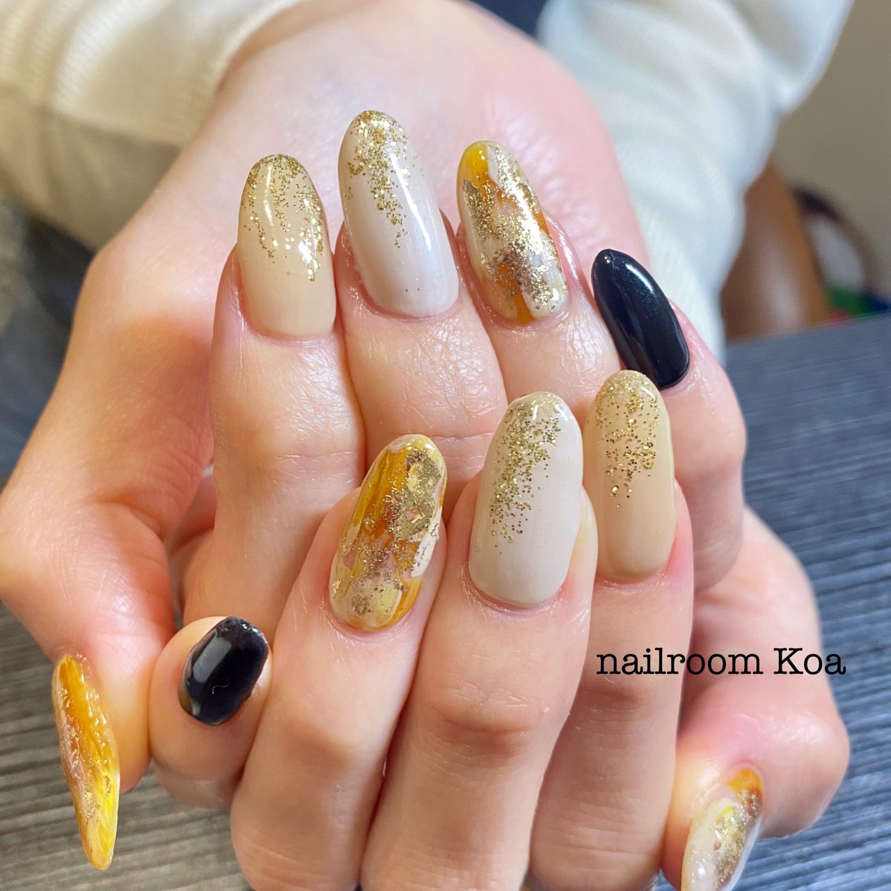 旅行 ライブ 女子会 ベージュ ブラック Nailroom Koaのネイルデザイン No ネイルブック