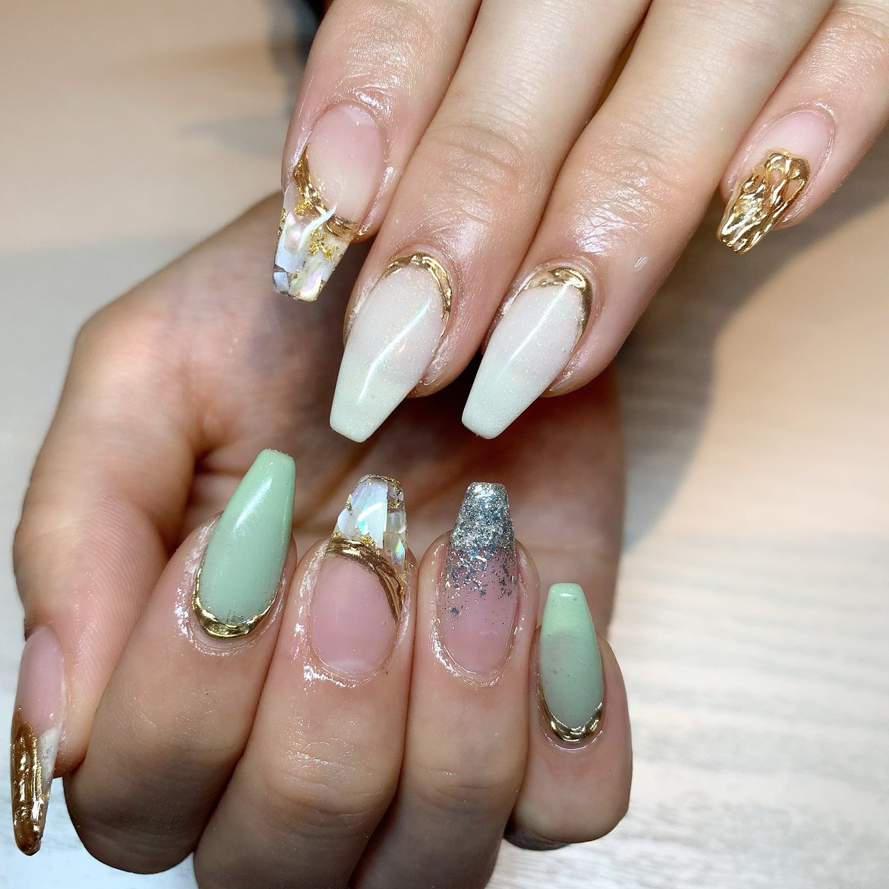 春 ハンド シェル ニュアンス ミラー Lianのネイルデザイン No ネイルブック