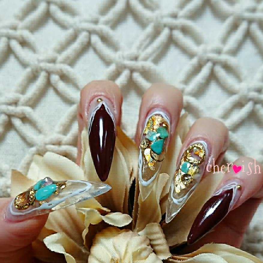 ハンド 変形フレンチ エスニック ニュアンス ホイル Private Nail Salon Cher Ishのネイル デザイン No ネイルブック