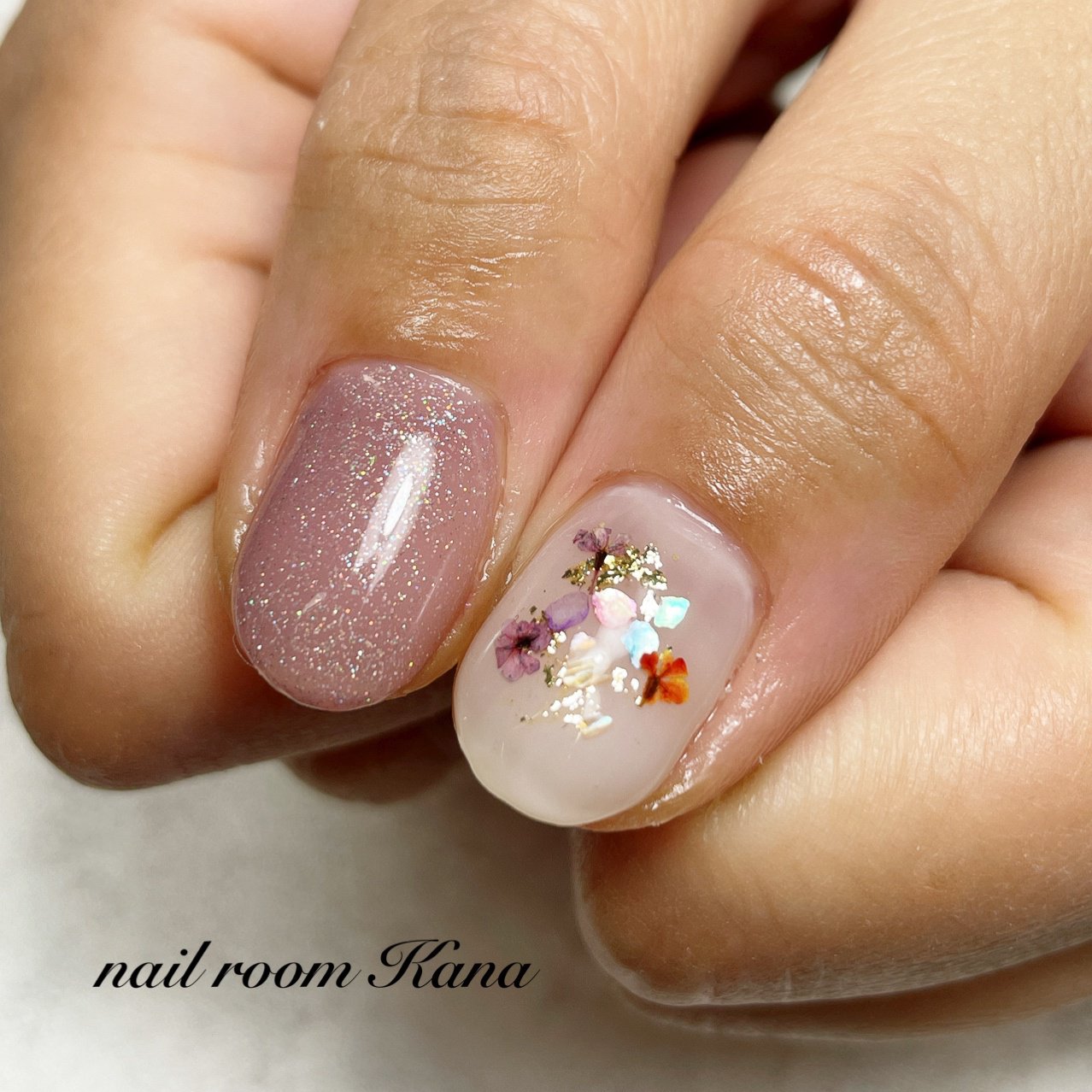 春 ハンド ワンカラー シェル 押し花 Nail Room Kanaのネイルデザイン No ネイルブック