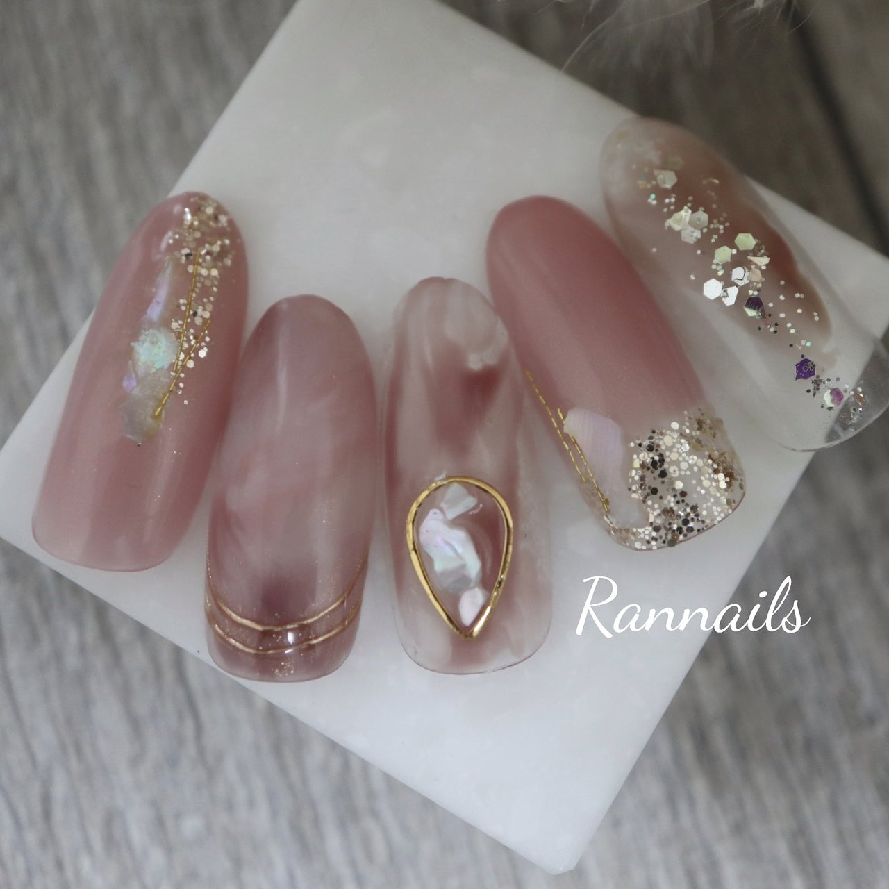 大理石 ニュアンス ベージュ グレージュ Rannailsのネイルデザイン No ネイルブック