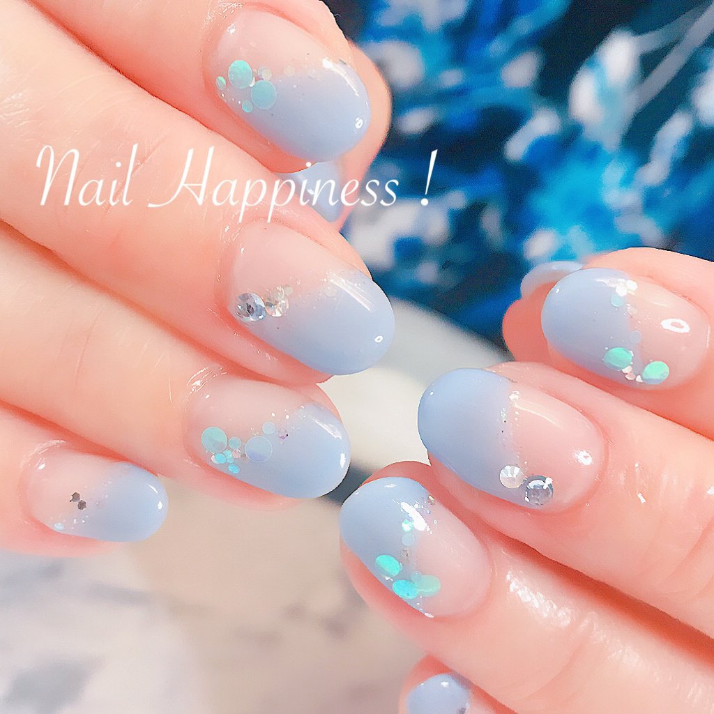 春 オールシーズン シンプル 変形フレンチ ホログラム Nail Happiness ネイルハピネス ささきまきのネイル デザイン No ネイルブック