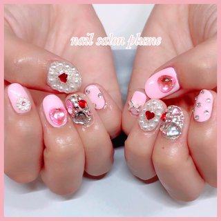 ご予約問い合わせはInstagram@plumenail_yokohamaまでDM💌💭 
plume nail🌙.*·̩͙🌙.*·̩͙
⭐️付け放題コース（90分）⭐️
※時間外30分別途+1500円
◎他店付けかえ毎回オフ無料
◎付け放題はアートもパーツも込み価格！時間内であれば制限なし！
◎ハードジェル又はスカルプ、3Dアートオフは別途料金
ღ .:*・゜♡゜・*:.ღ .:*・゜♡゜・*:.ღ .:*・゜♡゜・*:.ღ
※当サロンは男女問わずご来店可能です🙆‍♂️
※ネイルチップフルオーダーも受付できます。直接来店又は配送もできます。問い合わせはDM✉
ღ .:*・゜♡゜・*:.ღ .:*・゜♡゜・*:.ღ .:*・゜♡゜・*:.ღ
안녕하세요 ~⭐️
일본의 네일샵 plume（프류무）입니다♡
팔로우미~♡
남편이 한국인입니다🐰
Live in Japan
◎韓国すきネイリスト
◎11時~20時
◎元町・中華街駅徒歩5分（みなとみらい線又はJR、横浜駅からバスでも可）
#koreannails
#nailstagram
#ネイルスタグラム
#ネイルデザイン
#ネイルアート
#横浜ネイルサロン
#韓国ネイル
#韓国スタイル
#韓国っぽ
#新大久保
#귀여운네일
#한국네일
#春ネイル
#kpopnails
#韓国好きな人と繋がりたい
#kpop好きな人と繋がりたい
#caratと繋がりたい
#armyと繋がりたい
#txt好きな人と繋がりたい
#ディズニー好きな人と繋がりたい
#韓国パーツ
#韓国語勉強
#ストーンネイル
#埋めつくしネイル
#キラキラネイル
#ピンクネイル
#ハートネイル
#ゆめかわネイル
#韓国ファッション
#ビジューネイル
#ワンカラー
#ラメネイル
#ハートホロネイル #春 #オールシーズン #デート #女子会 #ハンド #ビジュー #ラメ #ワンカラー #ハート #パール #ミディアム #ホワイト #ピンク #シルバー #ジェルネイル #お客様 #ソアパク(横浜／サロン) #ネイルブック