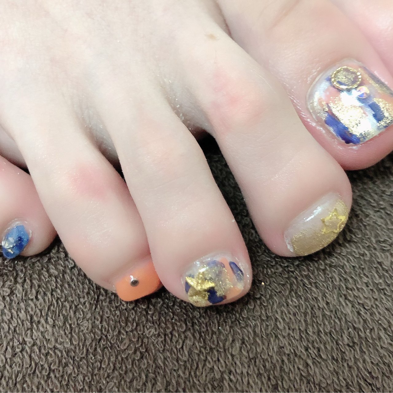 春 フット タイダイ オレンジ ネイビー Ricoのネイルデザイン No ネイルブック