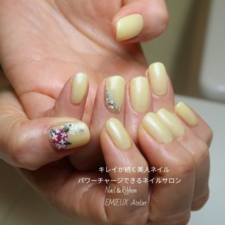 人気順｜#パールイエローネイルのネイルデザイン｜ネイルブック 