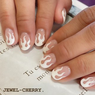 伸びても目立たないのネイルデザイン ネイルブック