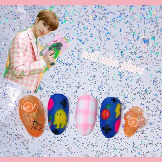 ご予約問い合わせはインスタ@plumenail_yokohamaまでDM💌💭 
plume nail🌙.*·̩͙🌙.*·̩͙
モチーフネイルやキャラネイルコースでは、イメージが思い浮かばなくても大丈夫です！
一緒に考えてお作りします🍒🍒
txt♡ Blue Orangeade モチーフ（ボムギュ）
衣装とサイン・MVのポップなゲームイラストを🌼
⭐️モチーフネイルコース⭐
※時間外30分別途+1500円
※ハングル・文字ありデザインは全てモチーフコースご案内になります
◎他店付けかえ毎回オフ無料
◎付け放題はアートもパーツも込み価格！時間内であれば制限なし！
◎ハードジェル又はスカルプ、3Dアートオフは別途料金
ღ .:*・゜♡゜・*:.ღ .:*・゜♡゜・*:.ღ .:*・゜♡゜・*:.ღ
※当サロンは男女問わずご来店可能です🙆‍♂️
※ネイルチップフルオーダーも受付できます。直接来店又は配送もできます。問い合わせはDM✉
ღ .:*・゜♡゜・*:.ღ .:*・゜♡゜・*:.ღ .:*・゜♡゜・*:.ღ
안녕하세요 ~⭐️
일본의 네일샵 plume（프류무）입니다♡
팔로우미~♡
남편이 한국인입니다🐰
Live in Japan
◎韓国すきネイリスト
◎11時~20時
◎元町・中華街駅徒歩5分（みなとみらい線又はJR、横浜駅からバスでも可）
#koreannails
#nailart
#nailstagram
#ネイルスタグラム
#ネイルデザイン
#アートネイル
#横浜ネイルサロン
#韓国ネイル
#韓国スタイル
#韓国っぽ
#新大久保
#한국네일
#범규
#春ネイル2021
#kpopnails
#韓国好きな人と繋がりたい
#韓国語勉強
#kpop好きな人と繋がりたい
#caratと繋がりたい
#moaと繋がりたい
#armyと繋がりたい
#ボムギュ
#ディズニー好きな人と繋がりたい
#韓国パーツ
#可愛いネイル
#チェックネイル
#マットネイル
#うるうるネイル
#透け感ネイル
#フルーツネイル
#ゆめかわネイル
#オーロラネイル
#カラフルネイル
#モチーフネイル
#キラキラネイル #春 #夏 #オールシーズン #女子会 #ハンド #ワンカラー #痛ネイル #キャラクター #シースルー #フルーツ #ミディアム #オレンジ #カラフル #ビビッド #ジェルネイル #ネイルチップ #ソアパク(横浜／サロン) #ネイルブック