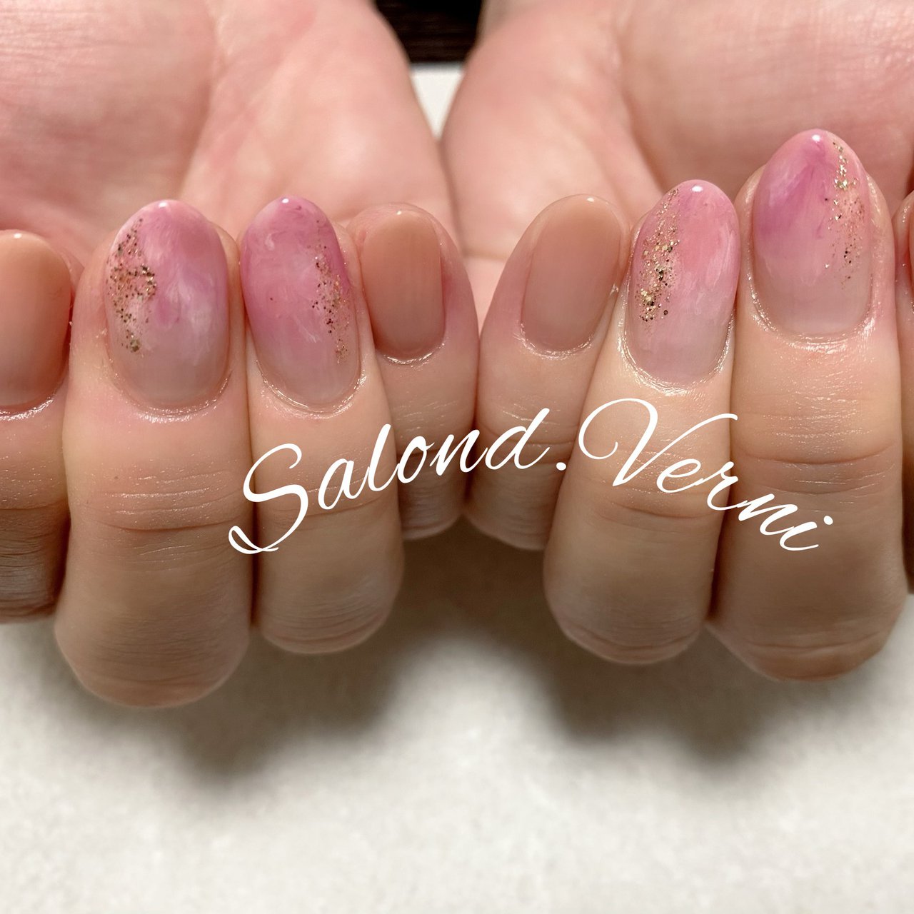 春 ハンド グラデーション ミディアム ベージュ サロンド ヴェルニのネイルデザイン No ネイルブック