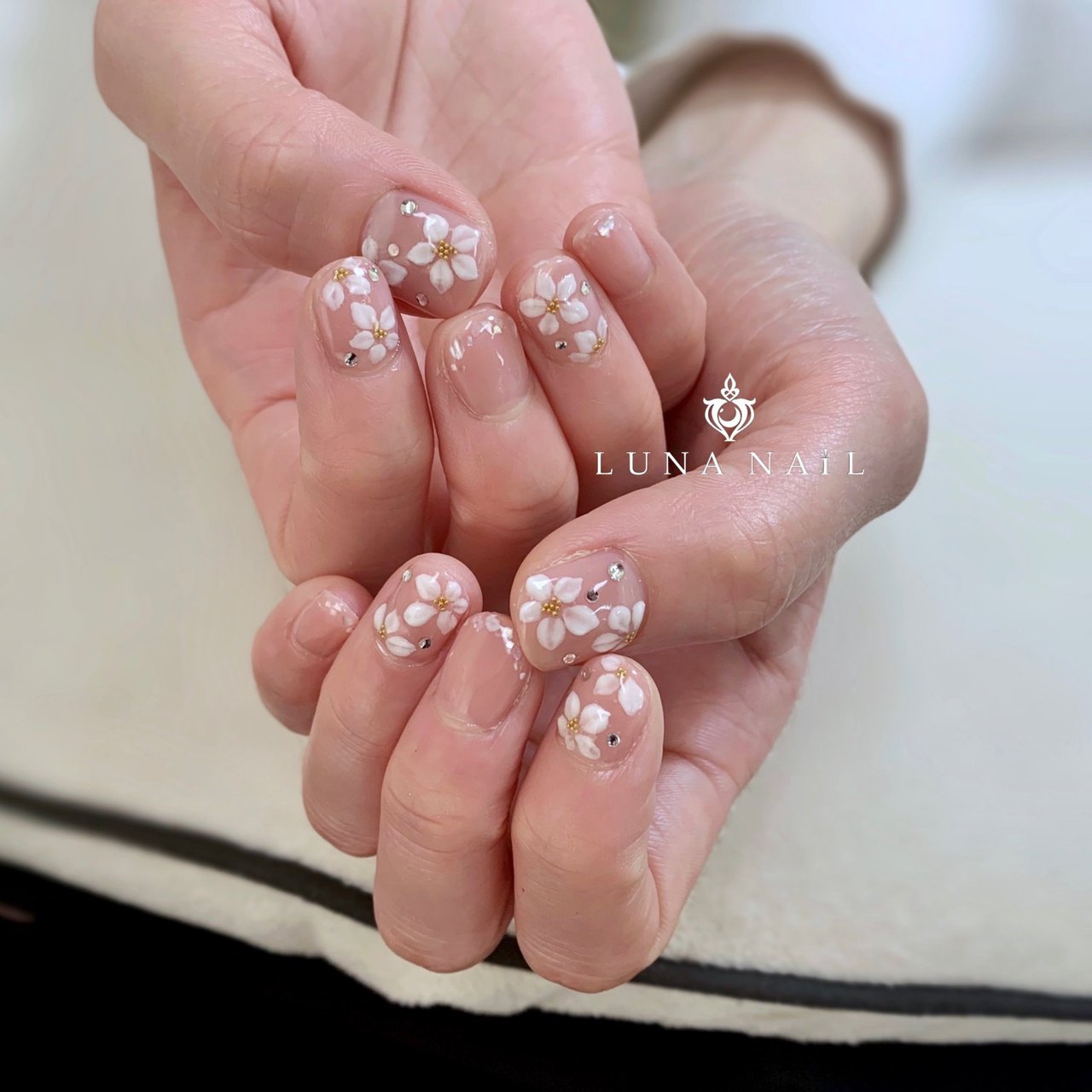 春 ブライダル ハンド フラワー ショート Luna Nail のネイルデザイン No ネイルブック