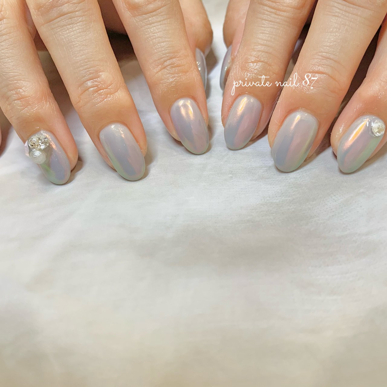 オールシーズン ハンド ビジュー ピンク グレー Makiのネイルデザイン No ネイルブック