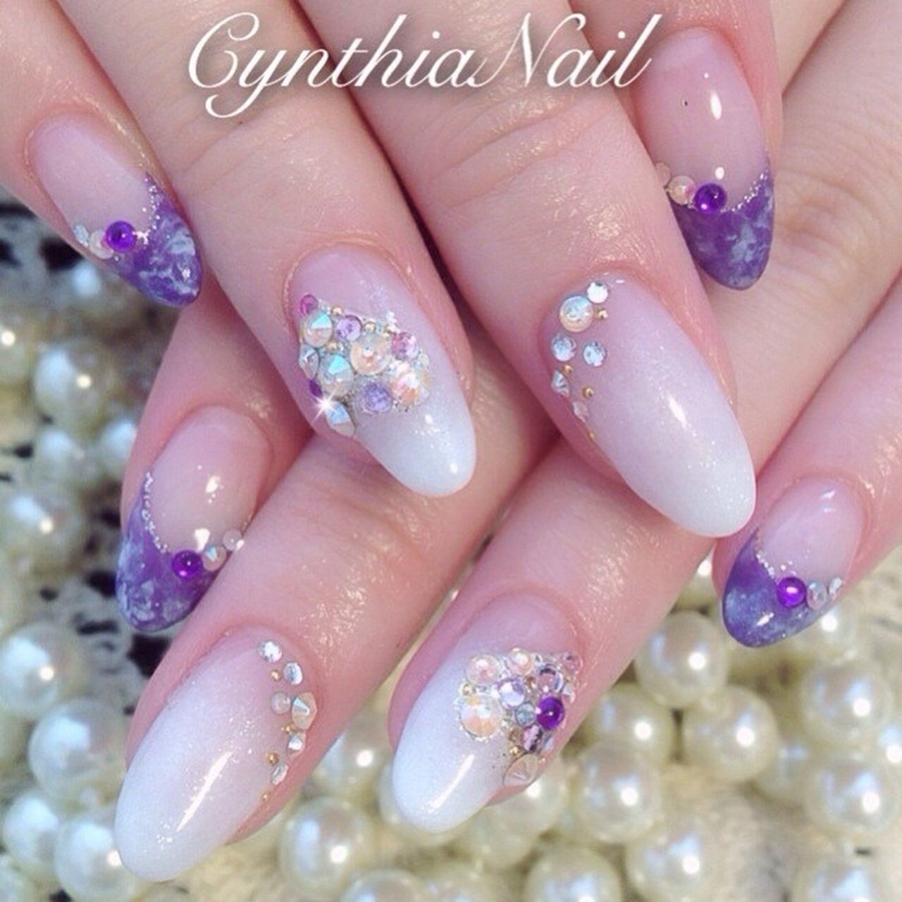 冬 ハンド グラデーション ホワイト ジェルネイル Cynthianailのネイルデザイン No ネイルブック