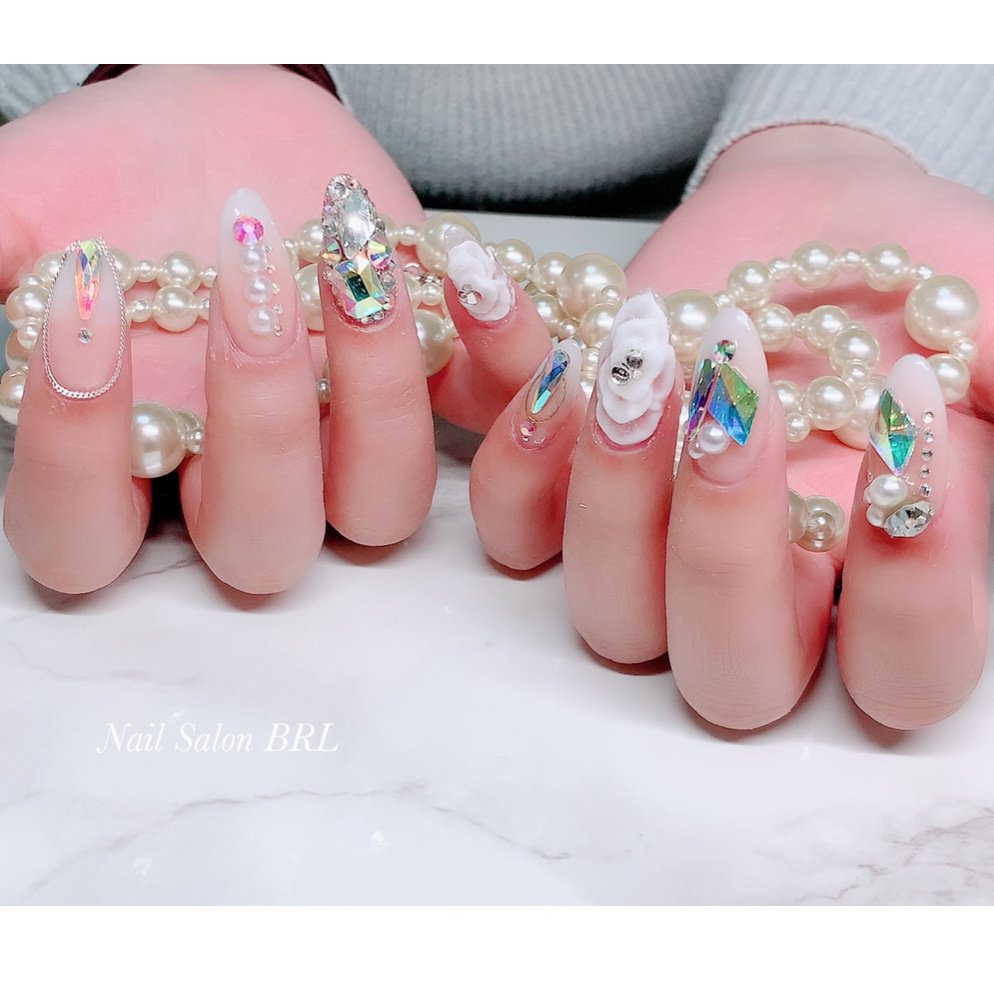 オールシーズン 成人式 ブライダル デート ハンド Nail Salon Brl ネイルサロン ベリル のネイルデザイン No ネイルブック