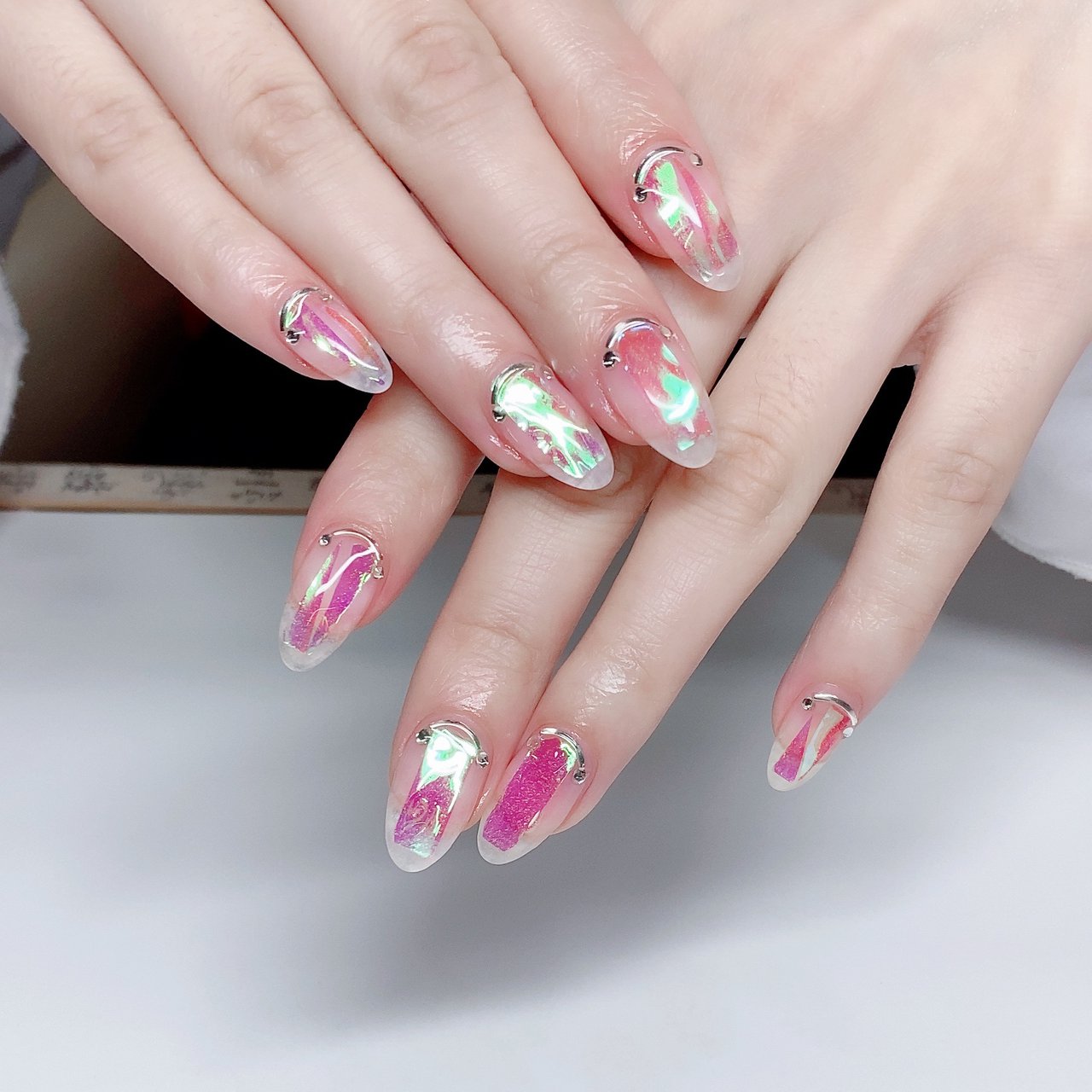 【現品】ぷっくりネイル　ピンクネイル　リボンネイル　ニュアンスネイル　オーロラ 今のネイル💅💞✨✨ ピンクミラー×オーロラでお気に入り😊💖 #Repost