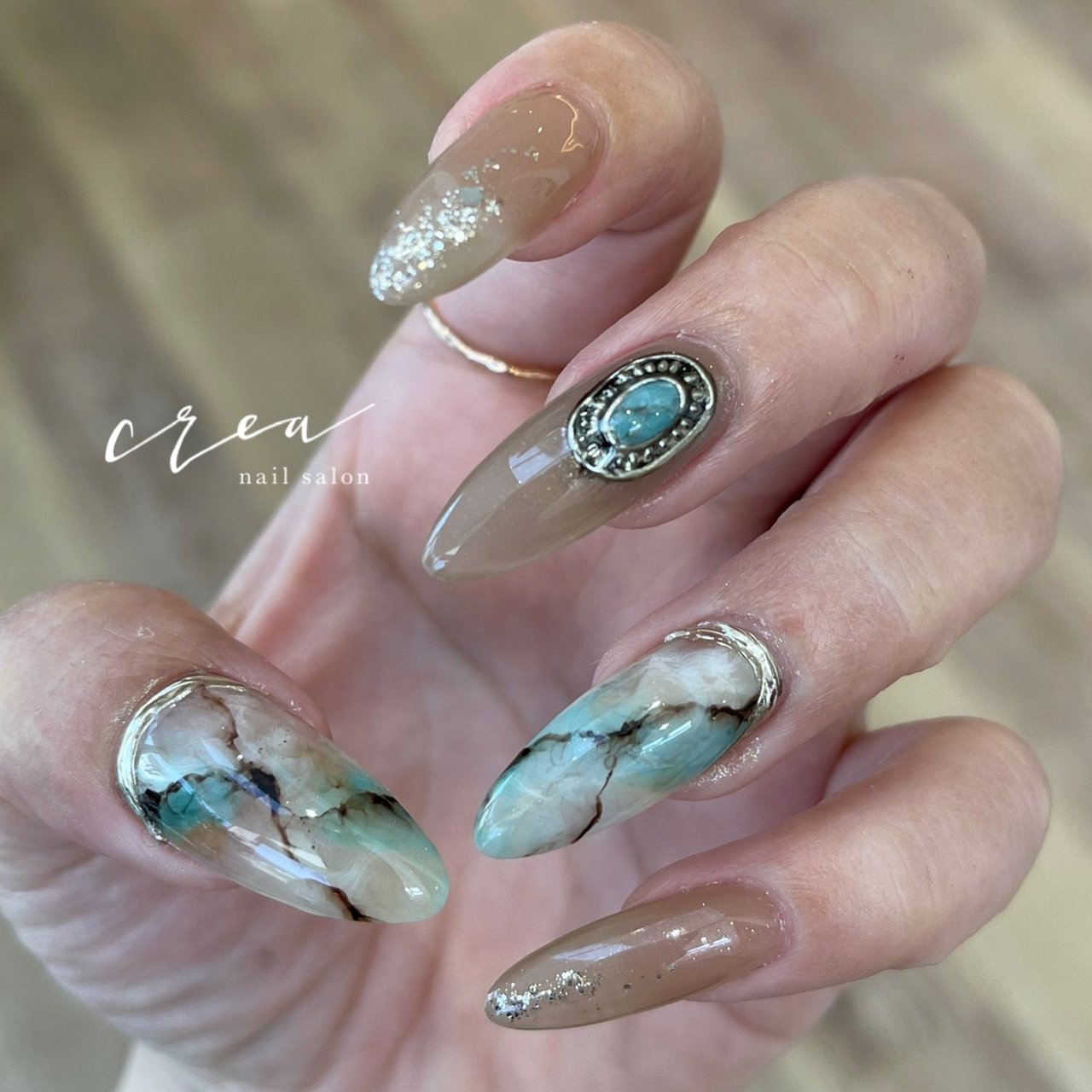ラメ エスニック 大理石 ターコイズ ブラウン Nailsalon Crea 小川ちえのネイルデザイン No ネイルブック