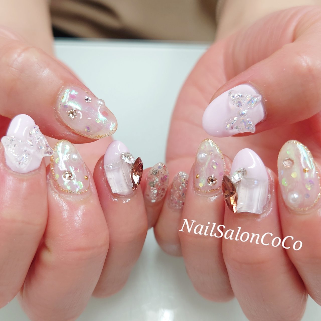 春 ハンド ビジュー ホログラム オーロラ Nailsaloncocoのネイルデザイン No ネイルブック