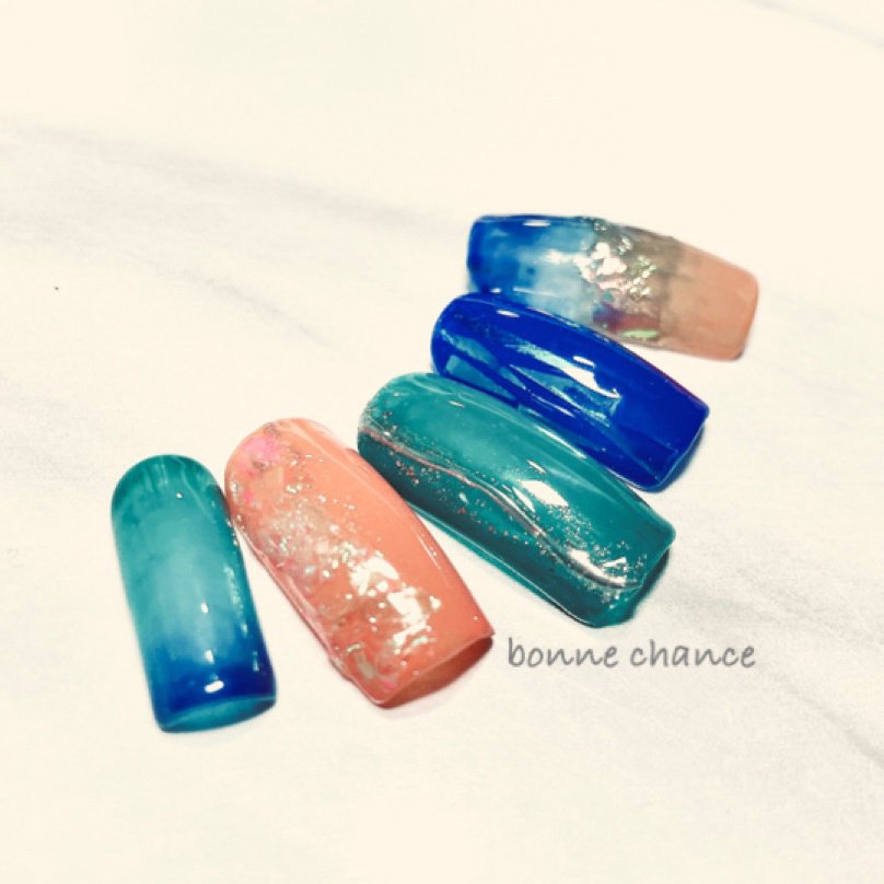 夏 海 リゾート ホログラム ラメ Nail Salon Bonne Chanceのネイルデザイン No ネイルブック