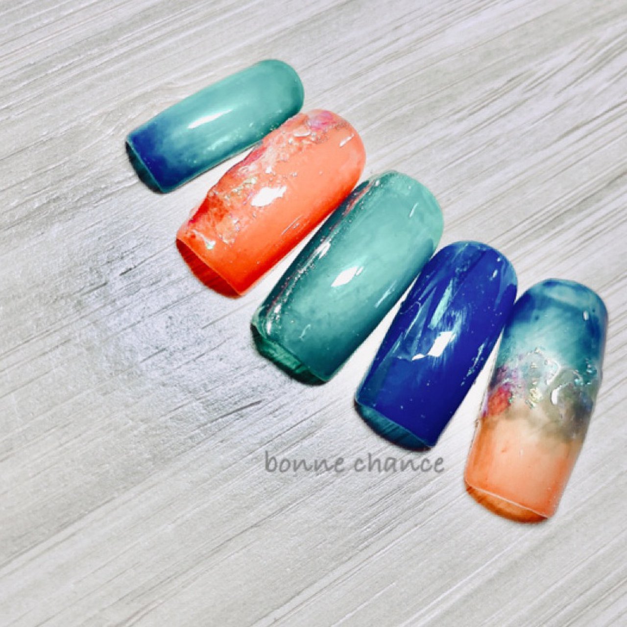 夏 海 リゾート グラデーション ホログラム Nail Salon Bonne Chanceのネイルデザイン No ネイルブック