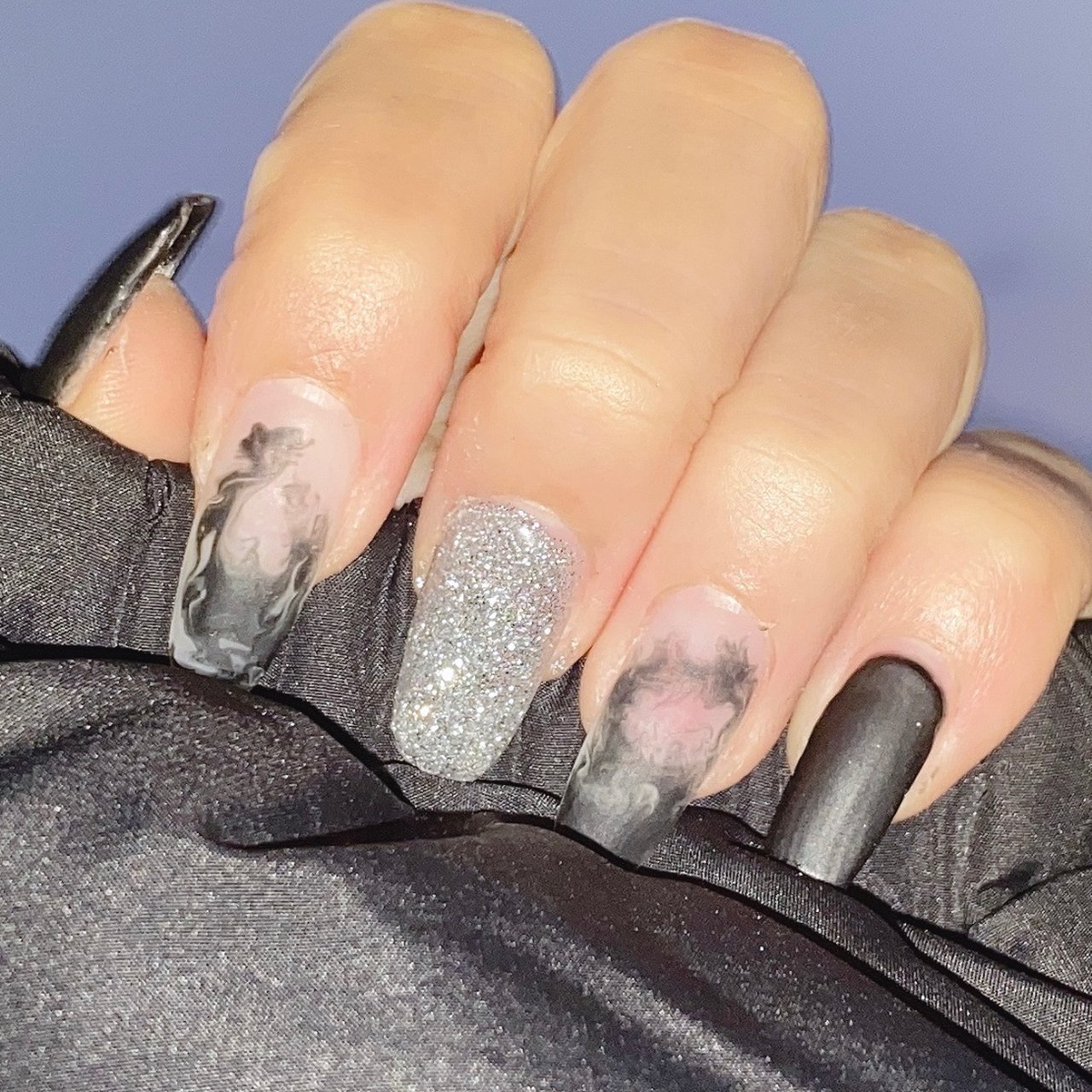 オールシーズン ハンド ミディアム ブラック シルバー ころっけざむらいのネイルデザイン No ネイルブック