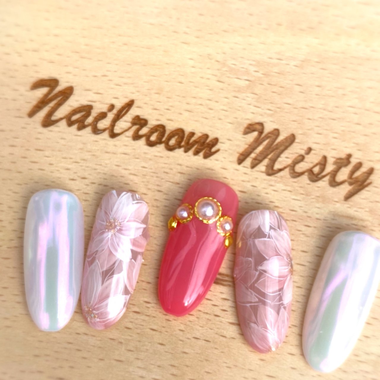 オールシーズン ブライダル パーティー ハンド フラワー Nailroom Mistyのネイルデザイン No 624 ネイルブック